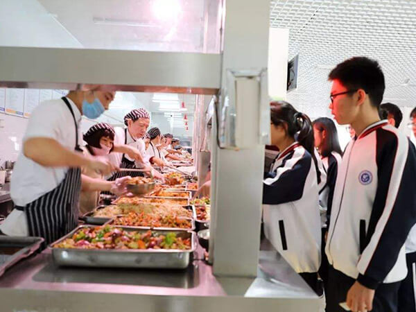 食堂承包：怎么注重食品安全，吃上放心飯菜？
